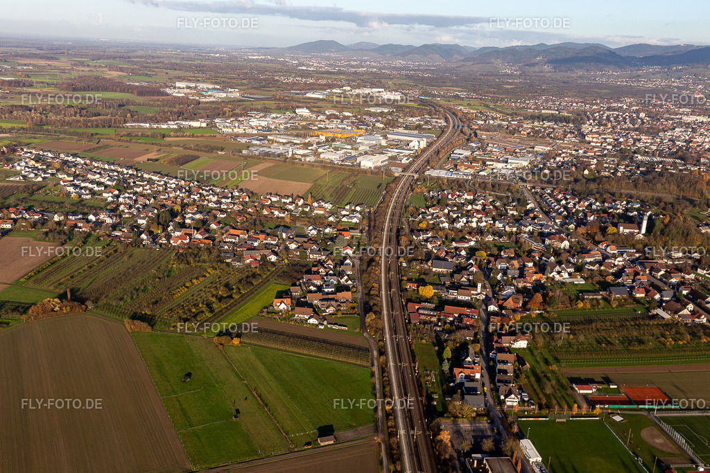 Schnellbahntrasse nach N | Luftbild: Schnellbahntrasse nach N im Ortsteil Fautenbach in Achern im Bundesland Baden-Württemberg in Deutschland. Foto: IMG_119913.jpg vom 30.11.2019 durch Werner Riehm/FLY-FOTO.de - Realisiert mit Pictrs.com