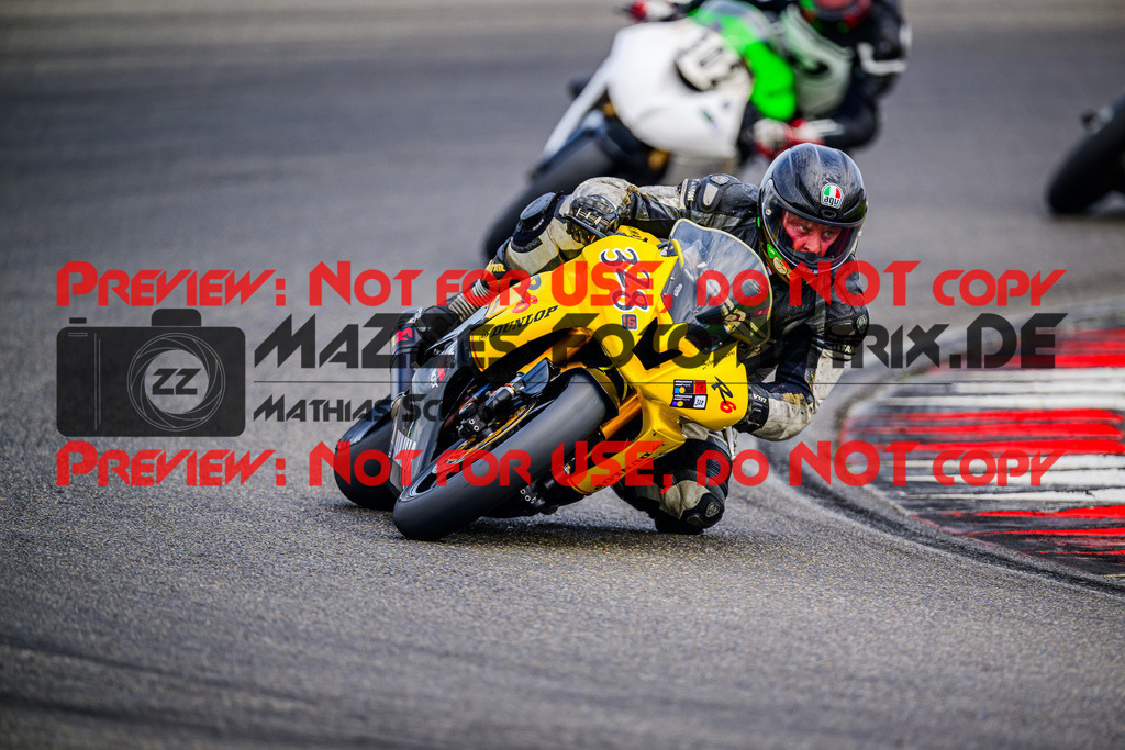 MaZZes_FotoMatrix_240717_6007705_5271 | WEISS