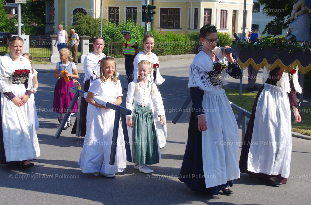 IMGP3308 | fotografiert von Axel PollmannLeonhardi Wallfahrt Benediktbeuern und Murnau, Fronleichnam, Fasching, Landschaft im Loisachtal und Benediktbeuern  - Realisiert mit Pictrs.com