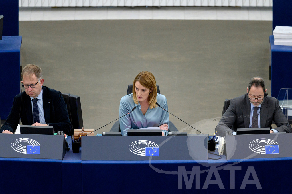 _DWI0238 | Roberta Metsola (Präsidentin des Europäischen Parlaments 2022-2024, EVP, Malta) bei Wiederaufnahme der letzte Plenarsitzung. Das Europäische Parlament in Straßburg, 22.04.2024
 - Realisiert mit Pictrs.com