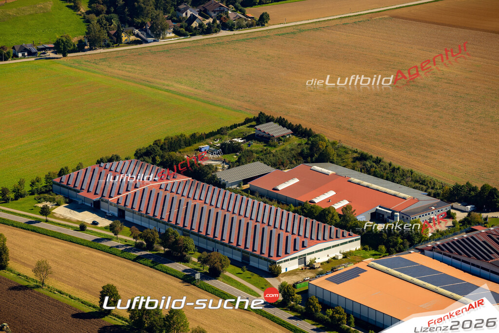 Das Luftbild zeigt : Ettenkofen Gewerbegebiet Mengkofen - Die Luftaufnahme wurde 2023 vom UL-Flugzeug aus erstellt ( keine Drohne ) - Hochauflösende Luftaufnahme - Für grossformatige Ausdrucke geeignet. Die Geschenkidee !Mit Lizenz und Bildrechte bestellbar