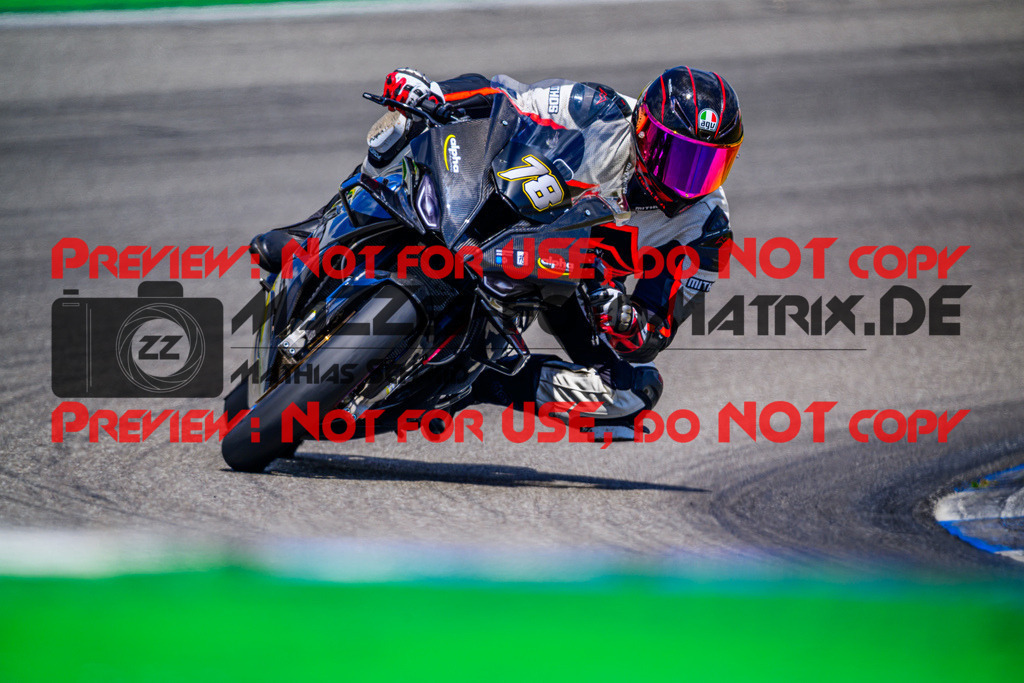 MaZZes_Fotomatrix_20250628_6007705_5412-2 | WEISS