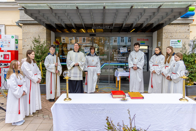 Palmbuschenweihe am Hauptplatz in Feldkirchen | Bildershop von pixelworld.at - Realisiert mit Pictrs.com