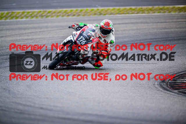 MaZZes_FotoMatrix_240717_6007705_4835 | WEISS