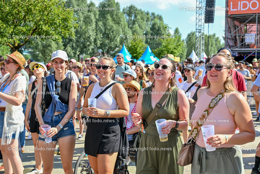 Lido Sounds Festival Linz 2024_ 28.06.2024-44 | 28.06.2024, Linz, AUT, Lido Sounds Festival Linz 2024, im Bild Besucher, Menschen, Musik, Festival