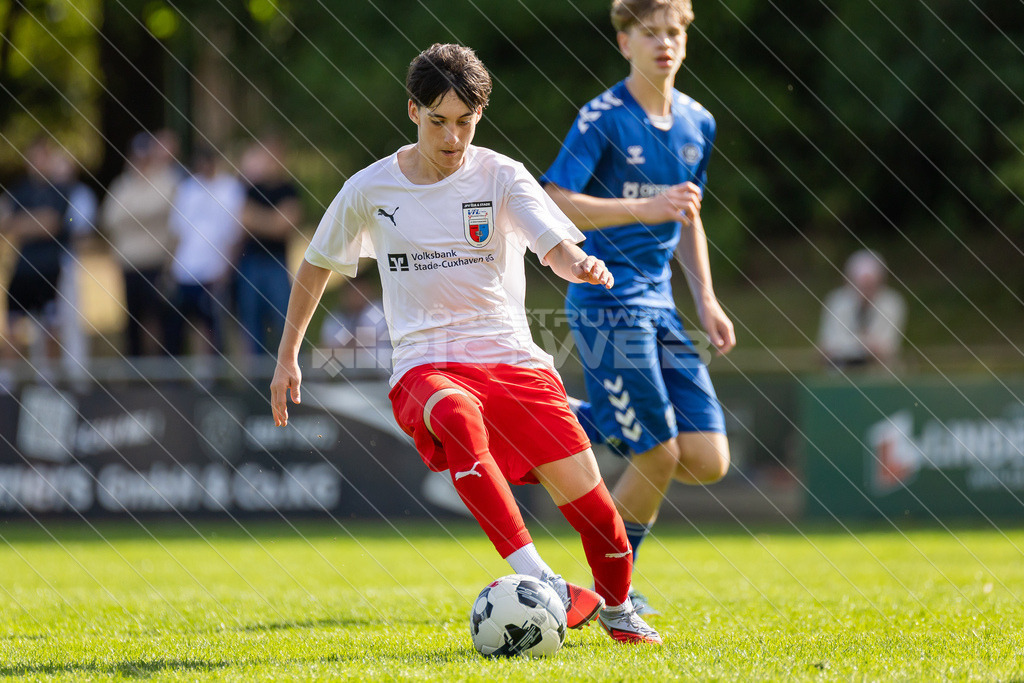 20250920_Picselweb-Fotografie_1R3_0981 | JFV D/A &amp; Stade - VfB Oldenburg0:1 VfB no70:2 VfB no70:3 VfB JFV Eigentor0:4 VfB no70:5 VfB no71:5 JFV no3 Jaric Jimenez-Voss2:5 JFV no9 Janko Sylvester3:5 JFV no16 Damian Elias Mihro Burekovic - Realisiert mit Pictrs.com