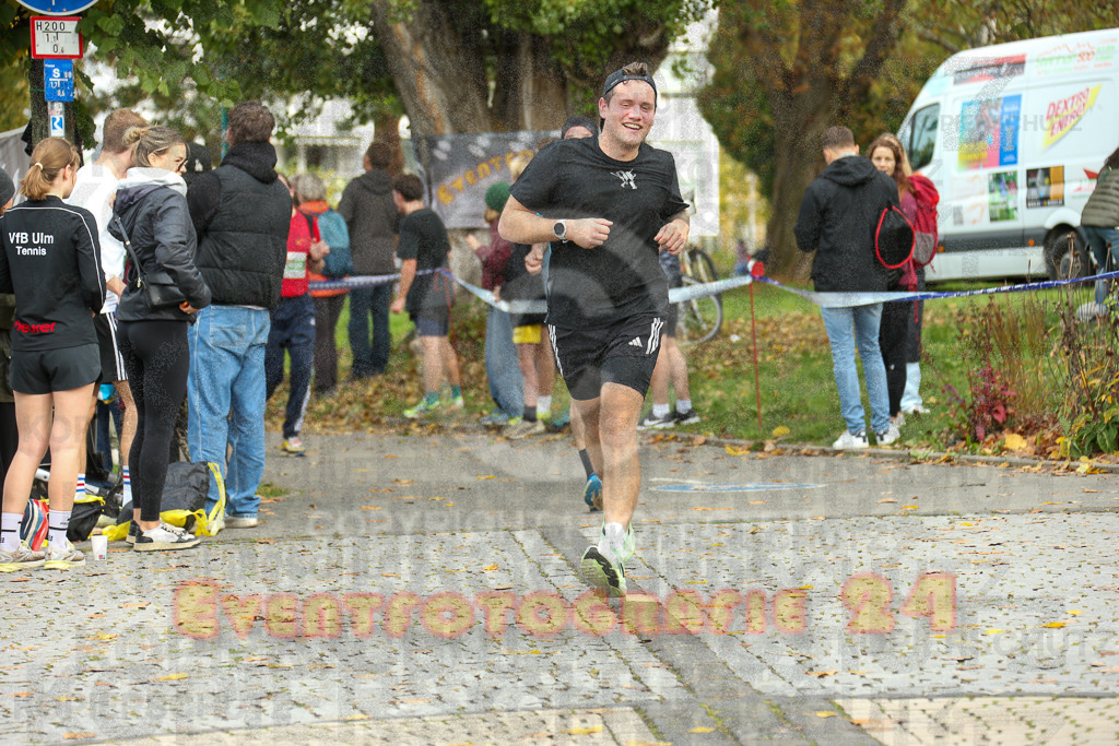 241020_1114_EX1_1583 | Sportfotografie im Rhein-Sieg Kreis, Köln, Bonn, NRW, Rheinland Pfalz, Hessen, etc. Unser Tätigkeitsfeld umfasst den Laufsport vom Volkslauf über den Marathon, Duathlon, Triathon bis zum Ultralauf wie Kölnpfad Ultra oder Schindertrail.