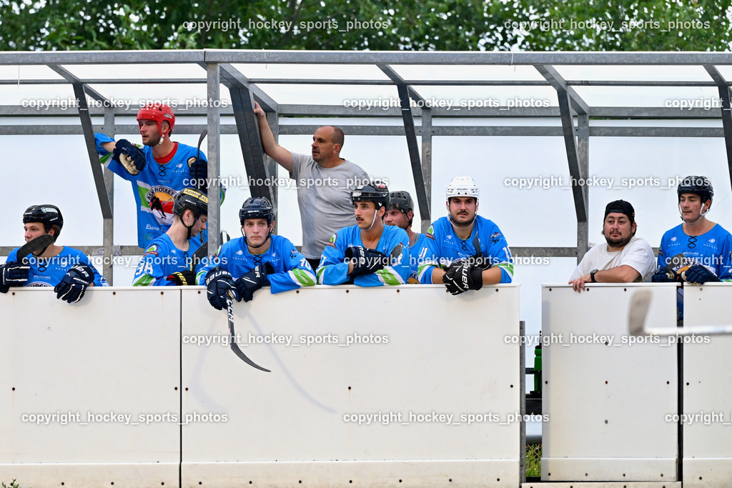 ASKÖ Hockey Villach vs. VAS Ballhockey  | Spielerbank ASKÖ Hockey Villach, Headcoach ASKÖ Villach Hockey Peter Ahammer, ASKÖ Hockey Villach vs. VAS Ballhockey , ASKÖ Hockey Villach vs. VAS Ballhockey  am 06.07.2025 in Villach (Alpen Arena ), Austria, (Photo by Bernd Stefan)