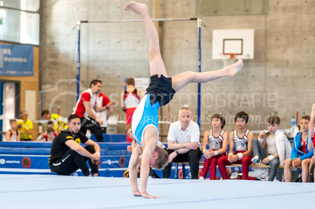 104. Zürcher Kunstturnertage Neftenbach - 14. May 2022 | 104. Zürcher Kunstturnertage Neftenbach
Turnhalle Ebni, Neftenbach
Bild: Sportfotografie Markus Aeschimann | www.markus-aeschimann.ch - Realisiert mit Pictrs.com
