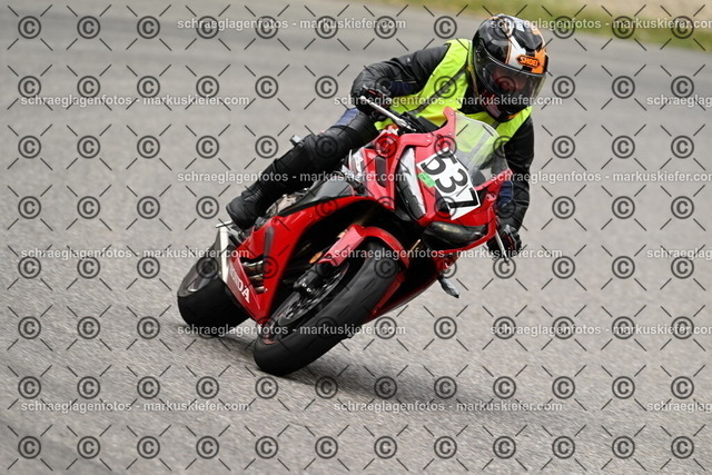 25bt02-1135 | markuskiefer.com - Realisiert mit Pictrs.com