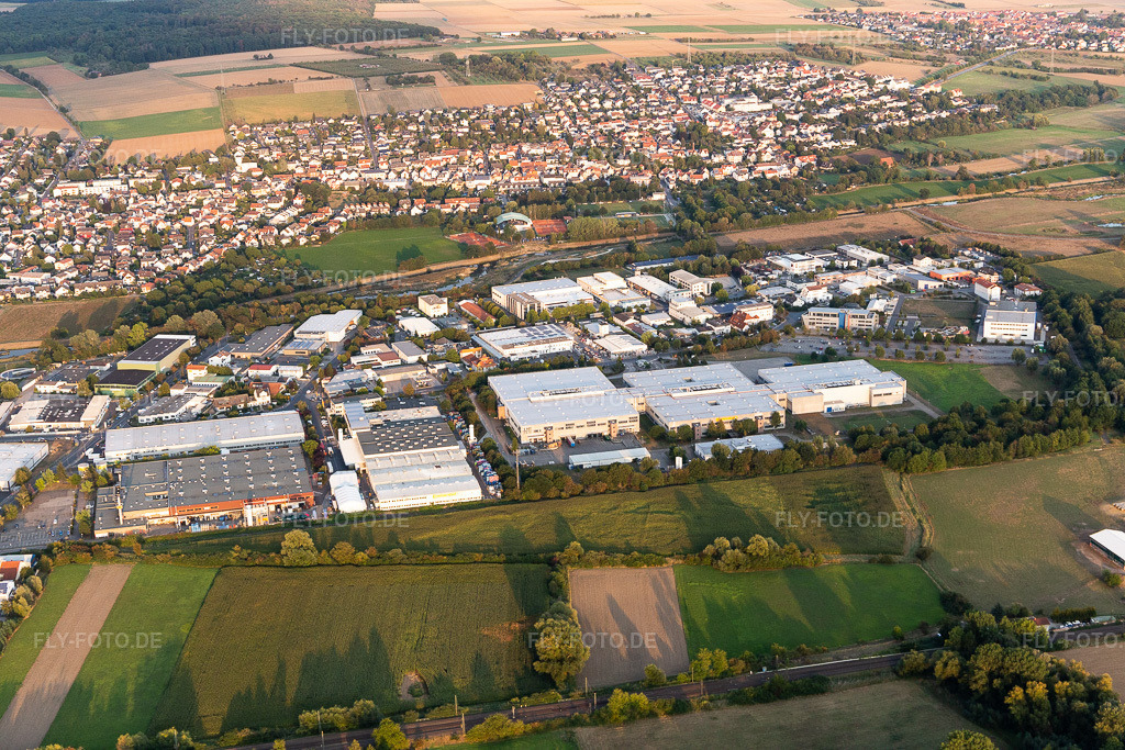 Luftbild: Industriegebiet Dieselstraße mit TBi Industries GmbH, ContiTech Techno-Chemie GmbH und Continental Automotive Technologies GmbH in Karben im Bundesland Hessen in Deutschland.Foto: IMG_117744.jpg vom 10.09.2019 durch Werner Riehm/FLY-FOTO.deAuflösung des Originals: 5472 x 3648 pxWWW.TBI-INDUSTRIES.COM