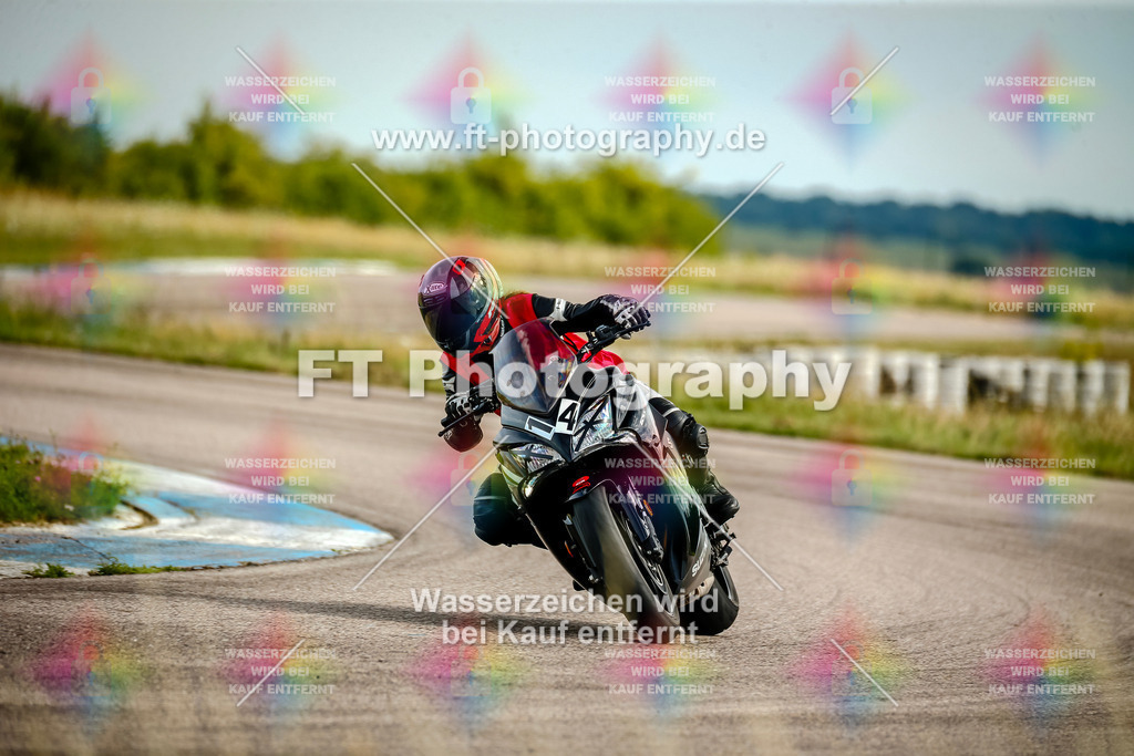 Chambley Juli-2534 | Hier findet Ihr Bilder von Touristenfahrten auf der Nürburgring Nordschleife oder von anderen Veranstaltungen die ich besucht habe. Viel Spass beim Durch Schauen 