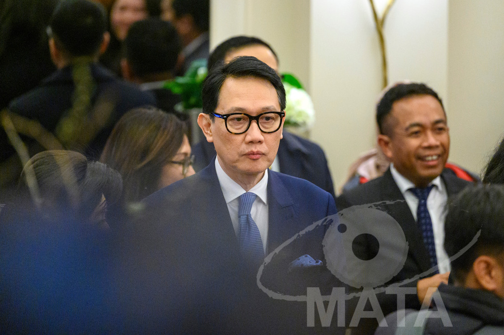 _DWA5526 | Welcoming Jokowi Widodo's arrival by the Indonesian people at Kastens Luisenhof Hotel in the context of the opening of Hannover Messe with Indonesia as Country Partner. Hannover, 15.04.2023 - Realisiert mit Pictrs.com