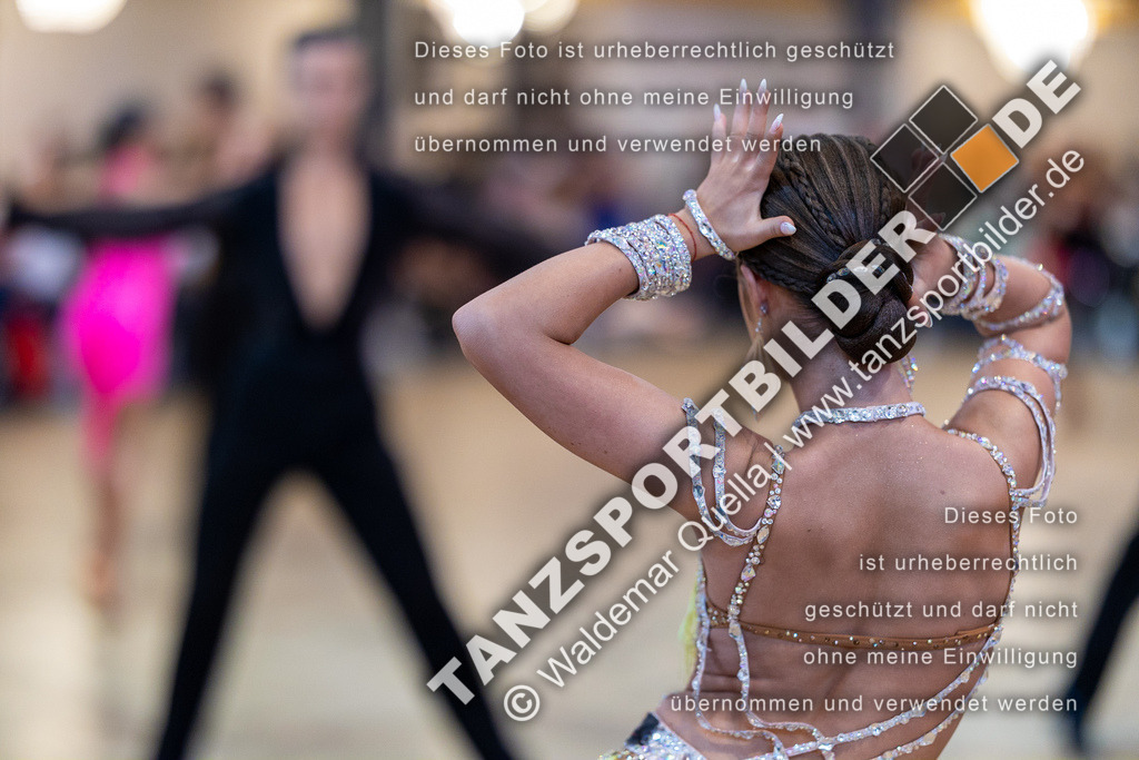 20230812-00448 | Hier finden Sie Tanz Bilder vom Latein und Standard Formationen tanzen. Sportbilder vom Tanzsport. Schöne Fotos und von Weltmeisterschaft, Europameisterschaft, Bundesliga, Regionalliga, Oberliga und Landesliga sowie von GOC Stuttgart, DanceComp, WM Bremen