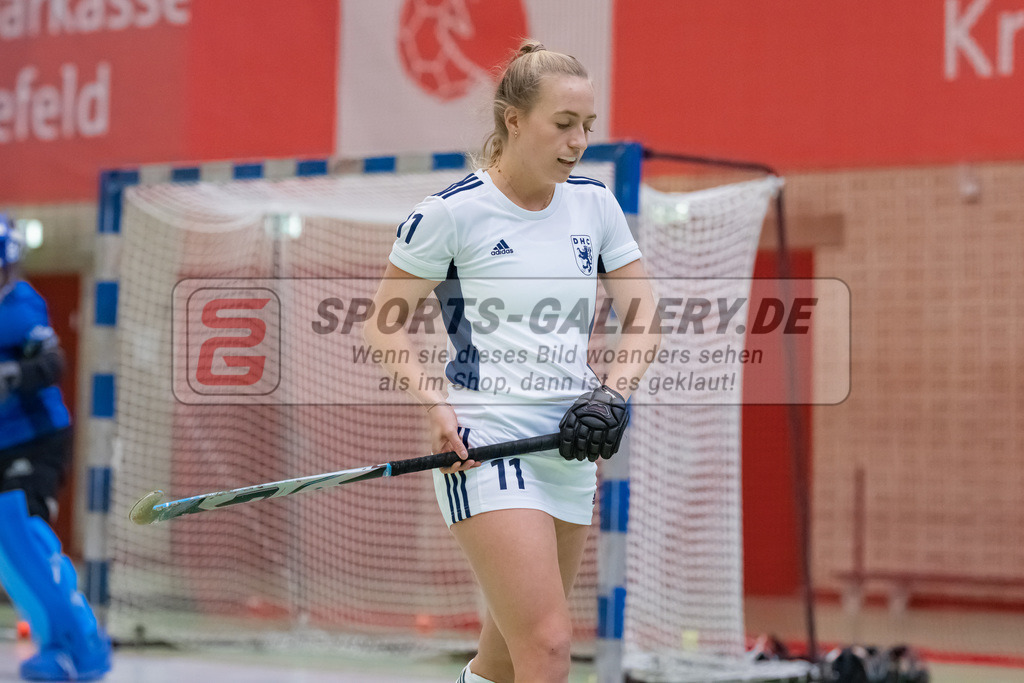 HK_20221126_101652 | 1. Bundesliga ( Halle ) Damen Crefelder HTC - Düsseldorfer HC am 27.11.2022 Crefelder HTC, Krefeld , Sara Strauss ( Düsseldorfer HC #11 )