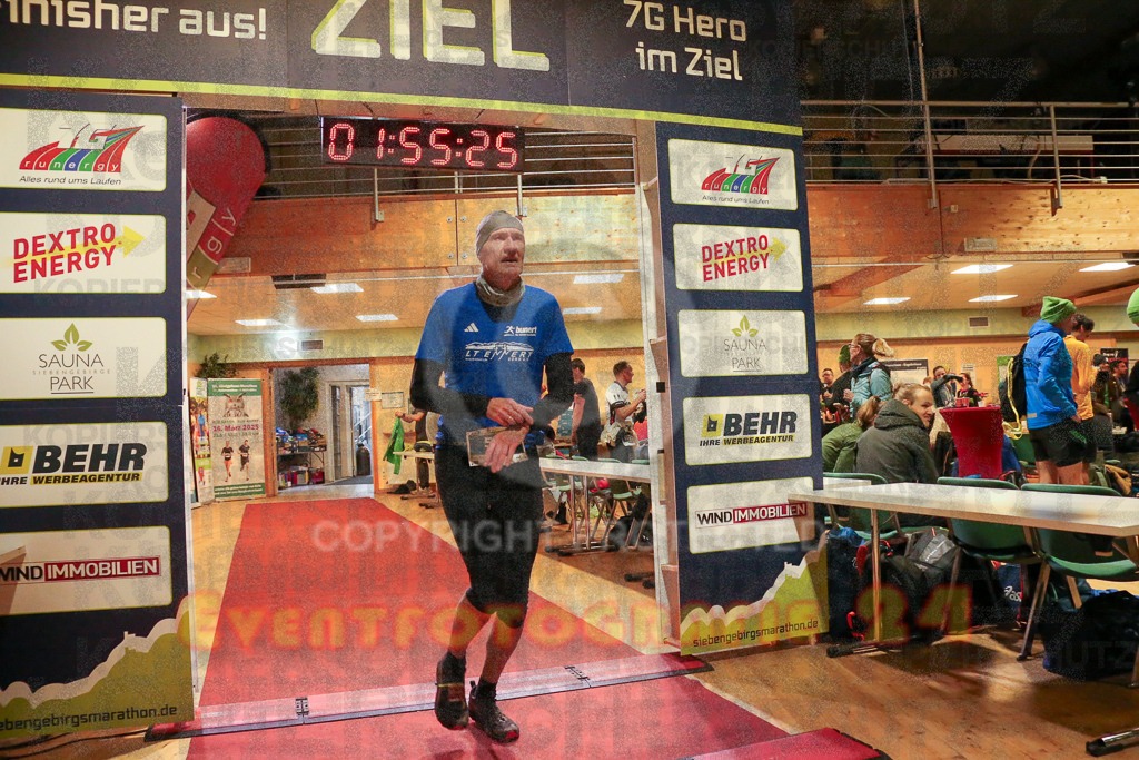 241208_1121_EX1_5040 | Sportfotografie im Rhein-Sieg Kreis, Köln, Bonn, NRW, Rheinland Pfalz, Hessen, etc. Unser Tätigkeitsfeld umfasst den Laufsport vom Volkslauf über den Marathon, Duathlon, Triathon bis zum Ultralauf wie Kölnpfad Ultra oder Schindertrail.
