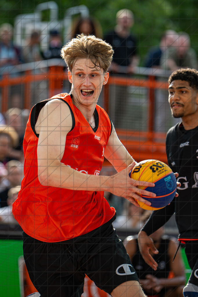 DIE FINALS 2025 | Dt. Meisterschaft 3x3   | 1/2 Finale Männer / Skyliners (orange) vs. Der Stamm (black) //  02.08.25: DIE FINALS 2025 | Dt. Meisterschaft 3x3   / Dresden / Deutschland  //   CREDIT:www.bullenfotos.de, Martin König, Hörner Weg 40, D-49078 Osnabrück, +4917663732967 // Nutzung und Weitergabe nur zu den vereinbarten Zwecken. Presseanfragen an Ersteller. Alle Rechte beim Ersteller. Honorierung nach MFM. - Realisiert mit Pictrs.com