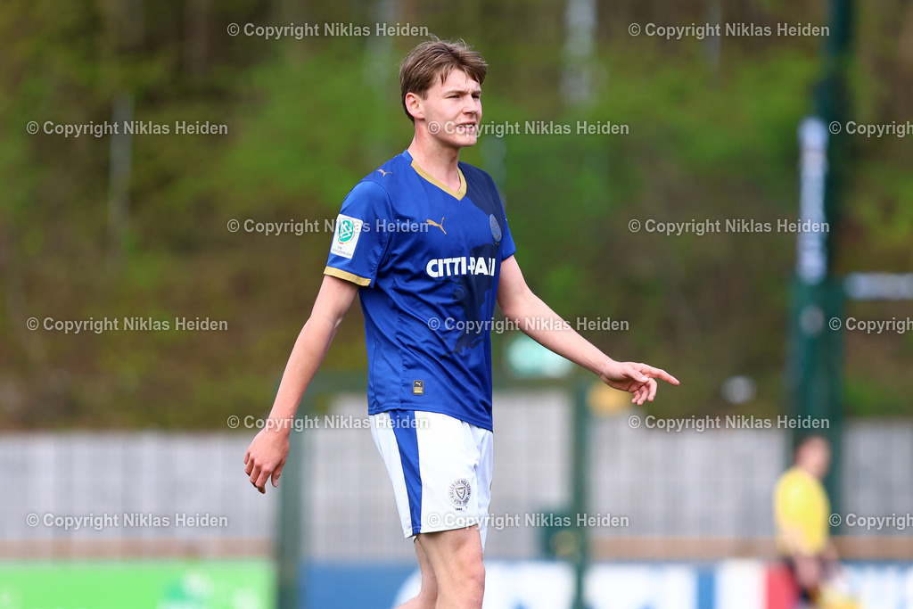 NH_HolsteinKielU19_1FCHeidenheimU19_DFBNachwuchsliga_18042026 | #21 Maximilian Apelt (Holstein Kiel U19)Fußball I Herren I U19 DFB-Nachwuchsliga Hauptrunde Liga A, Gruppe B I Saison 2025-2026 I 9. Spieltag I Holstein Kiel U19 - 1. FC Heidenheim U19 I 18.04..2026 I Citti-Fußball-Park