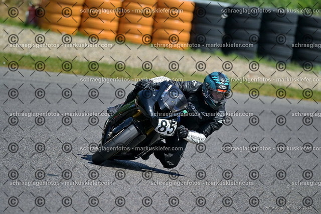 26BT02-1591 | markuskiefer.com - Realisiert mit Pictrs.com