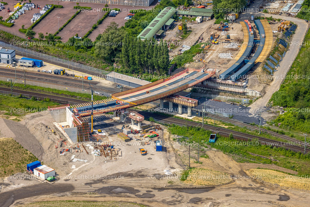 Dortmund240507332 | Luftbild, Gewerbegebiet Westfalenhütte, Brückenbaustelle mit Neubau der Straßenüberführung Hildastraße über Bahngleise zur Nordstadt, Haupterschließung des Westfalenhüttengeländes, Dortmund, Ruhrgebiet, Nordrhein-Westfalen, Deutschland