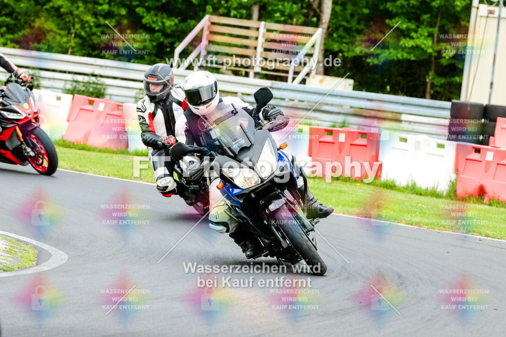 MotoTeamVBK-20149 | Hier findet Ihr Bilder von Touristenfahrten auf der Nürburgring Nordschleife oder von anderen Veranstaltungen die ich besucht habe. Viel Spass beim Durch Schauen 