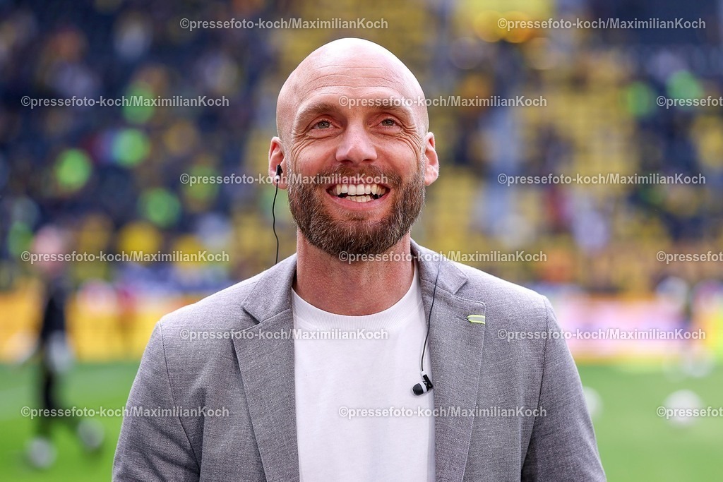 BVB11042601011 | 11.04.2026, Fußball, Borussia Dortmund - Bayer 04 Leverkusen, 1. Fußball Bundesliga, 29. Spieltag, Signal Iduna Park, Saison 2025 2026: Sportdirektor Ole Book (BVB #ob)  DFB regulations prohibit any use of photographs as image sequences and or quasi-video.