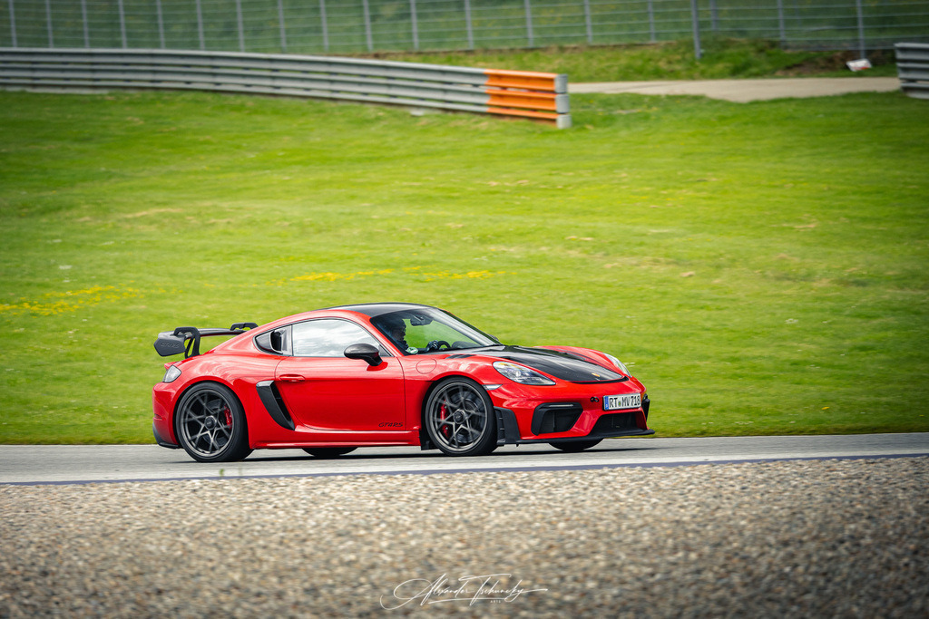 R6PZ1709 _Alexander Tschuncky | Entdecken Sie die faszinierende Welt von Alexander Tschuncky Arts: Kreative Fotografie, atemberaubende Automobilkunst und hochwertiger Bilderdruck. Lassen Sie sich inspirieren! - Realisiert mit Pictrs.com