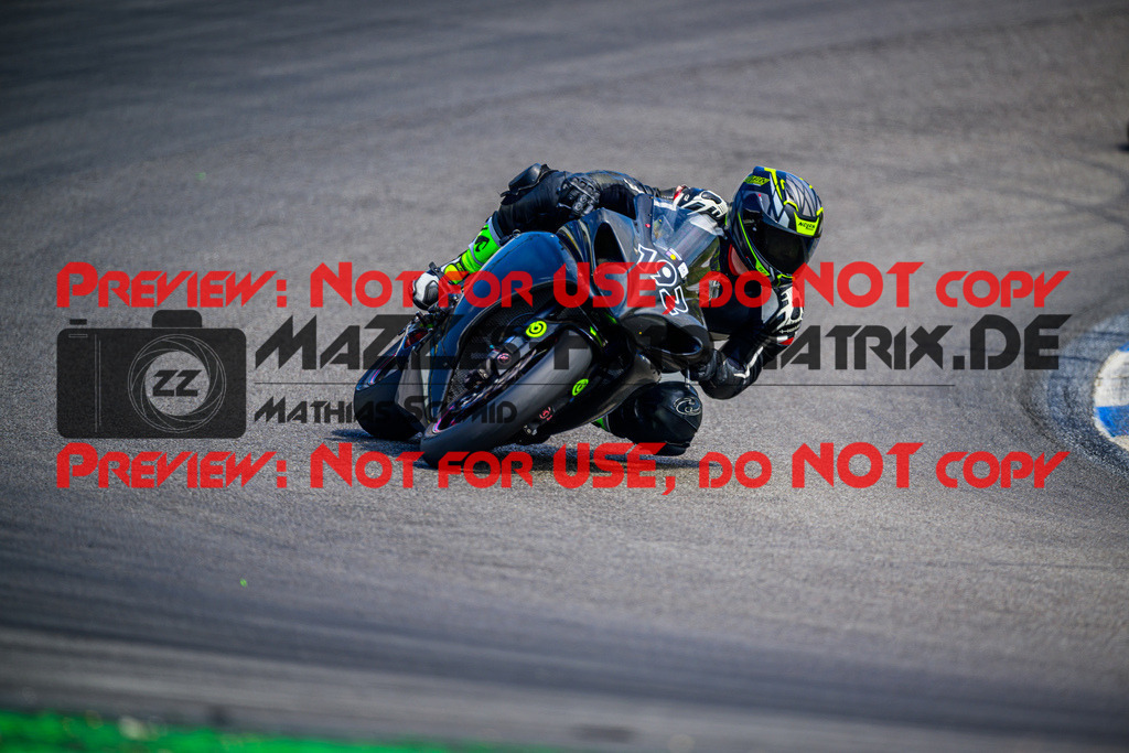 MaZZes_Fotomatrix_20250816_6007705_2418 | WEISS