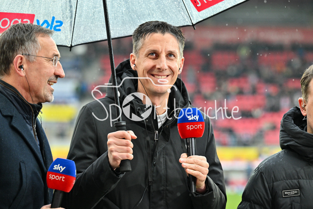 SSV Jahn Regensburg - 1. FC Köln | im bild Achhim BEIERLORZER (links) und Christian KELLER beim Interview mit SKY / 2. Bundesliga: SSV Jahn Regensburg - 1. FC Koen, Jahnstadion am 08.12.2024