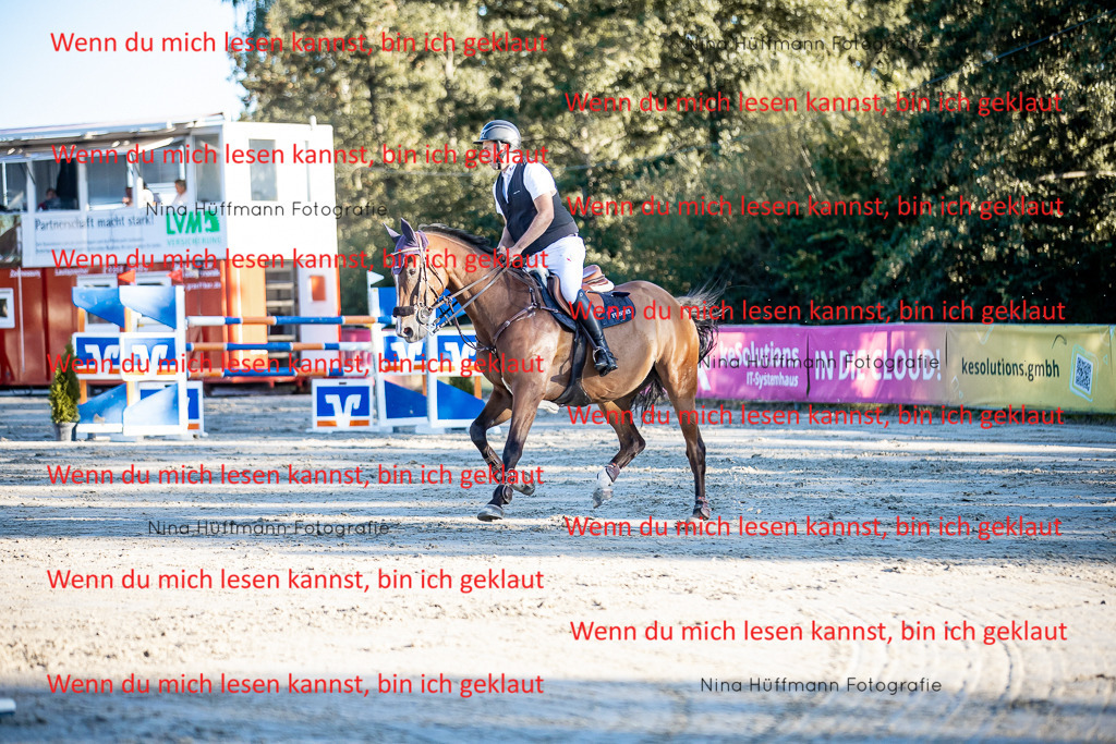 BK1A8455 | Turnierbilder Turnierfotos Nina Hüffmann Turnierfotografie Pferdefotografie Tierzeichnung Haustierzeichnung Pferdezeichnung Hundezeichnung Videograf  - Realisiert mit Pictrs.com