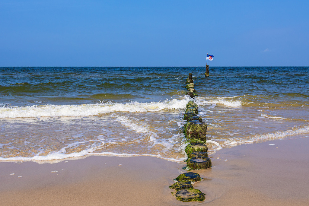 Buhne am Strand von Bansin auf der Insel Usedom | Buhne am Strand von Bansin auf der Insel Usedom.