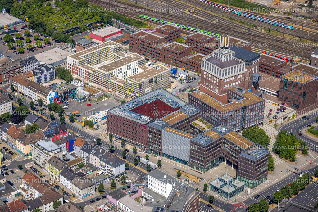 Dortmund220704782 | Luftbild, Dortmunder U und Studenten Wohnanlage am Emil-Moog-Platz sowie Baustelle mit HotelNeubau Moxy und Residence Inn an der Emil-Schumacher-Straße Ecke Rheinische Straße, Dorstfelder Brücke, Dortmund, Ruhrgebiet, Nordrhein-Westfalen, Deutschland