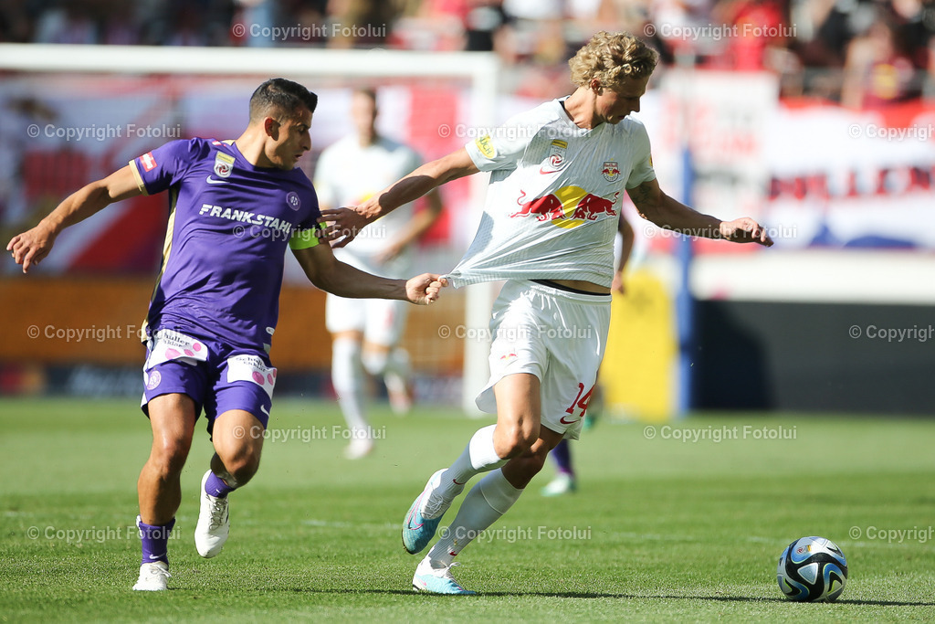 A_LUI_20230813_0023 | SPORT FUSSBALL ADMIRAL BUNDESLIGA RED BULL SALZBURG VS AUSTRIA WIEN
IM BILD: Manfred Fischer (FK Austria Wien), Maurits Kjaergaard (Red Bull Salzburg)
FOTO:FOTOLUI/UW