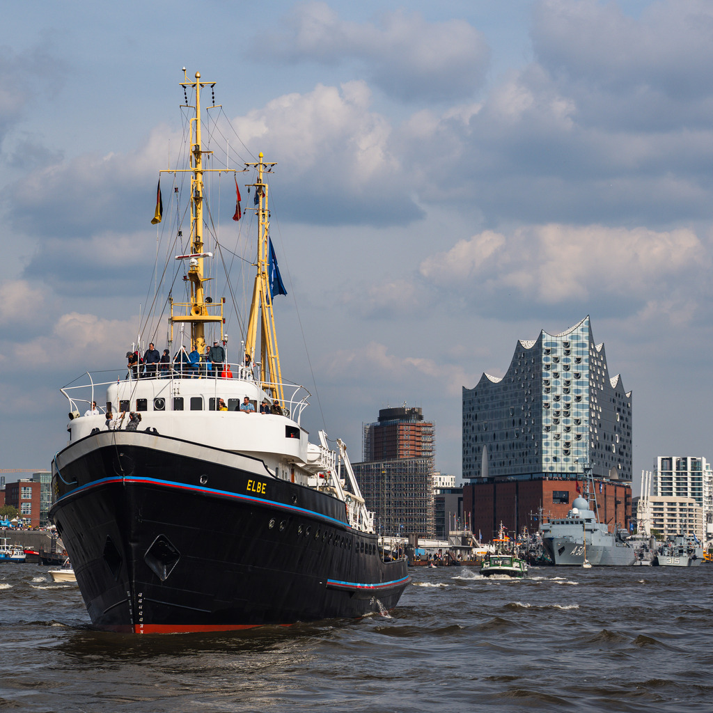 Elbe auf der Elbe | hafenmomente - Realisiert mit Pictrs.com