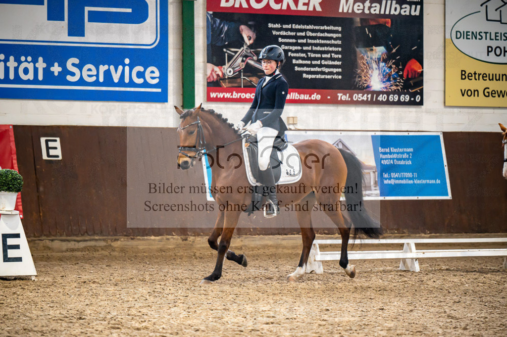 Hallenreittunier Voxtrup 2023 | Entdecke hochwertige Reitturnierfotos von Foto Oger. Professionell, emotional und authentisch – jetzt Lieblingsmomente im Shop bestellen.Deutschlandweite Turnierfotografie. - Realisiert mit Pictrs.com