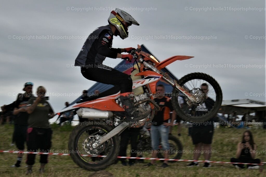 DSC_0225_01 (2) | Sportfotografie , Motorsport, Motoross, Reitsport, Mointainbike, Enduro,
Landschaft , Outdoor, Eventfotografie, Landschaft, Bilder online bestellen - Realisiert mit Pictrs.com