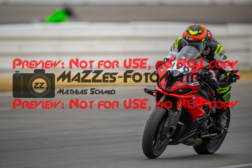 MaZZes-Fotomatrix-20260809-574827 | R1