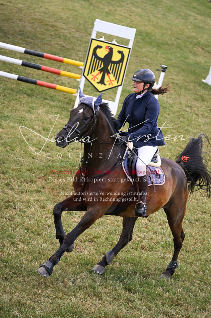 DSC_9782 | Pferde- und Turnierfotografie in Westsachsen. Pferdeportraits, Auftragszeichnungen und intuitive Kunst.