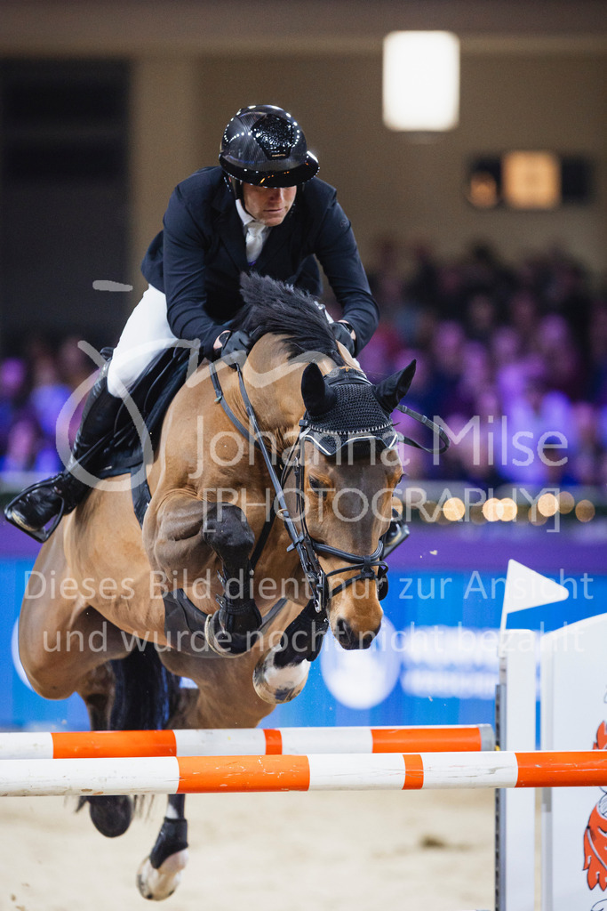 251221_IFRF_Jumping_GP-101 | Deine schönsten Turniermomente als professionelle Fotos! Entdecke hochwertige Pferdesport-Fotografie im Online-Shop. Jetzt Fotos finden & bestellen!