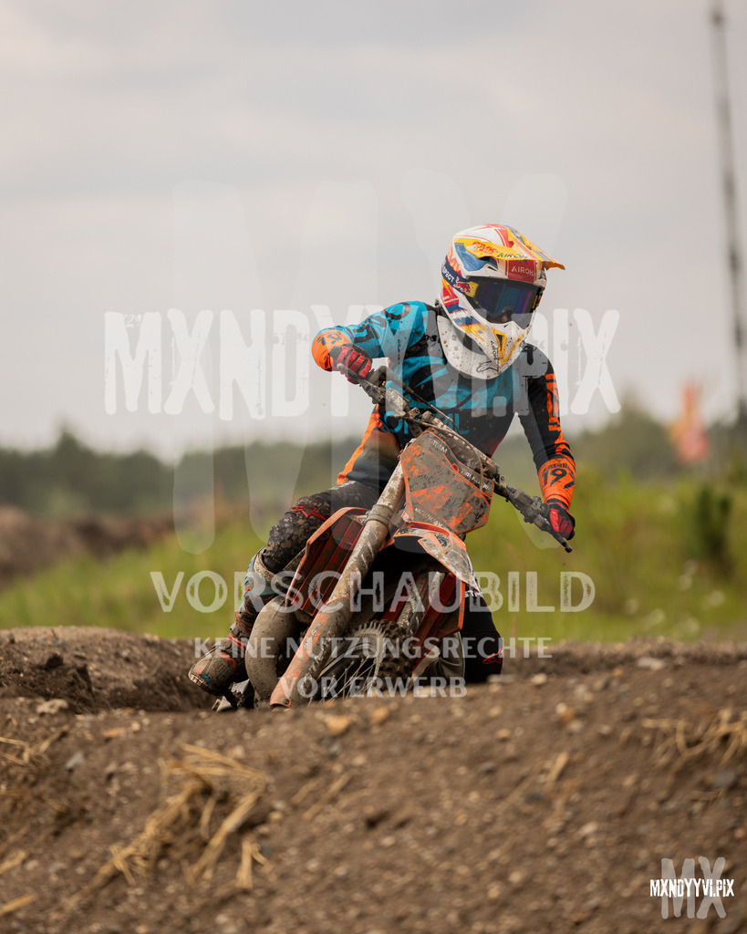866A1535 | mxndyyvipix
