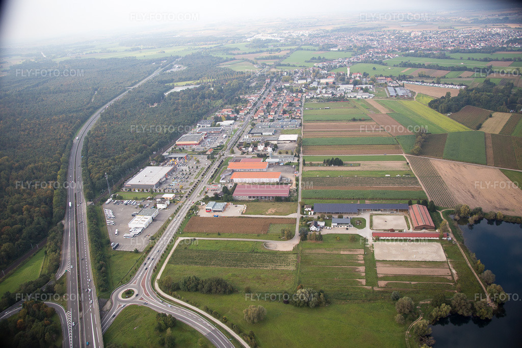 Aerial view: Brumath, Stephansfeld in Stephansfeld in the state Bas-Rhin, France. – Photo: IMG_074162.jpg taken on 10/04/2014 by Werner Riehm/FLY-FOTO.com – Resolution of the original: 5472 x 3648 px