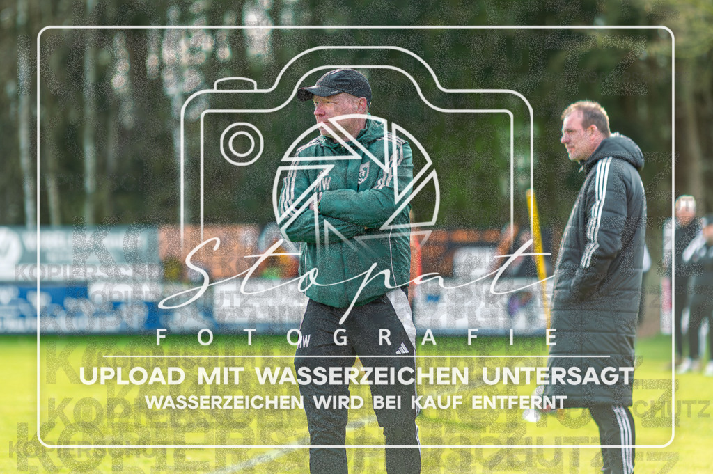 FGFS-SGA-1063 | Markus Wolkenhauer (SG Allertal - Trainer) beim Herren Kreisliga HK Spiel zwischen FG Fulde-Stellichte und SG Allertal im Fulder Zentralstadion, Fulde (Simon Paul Stopat) - Realisiert mit Pictrs.com