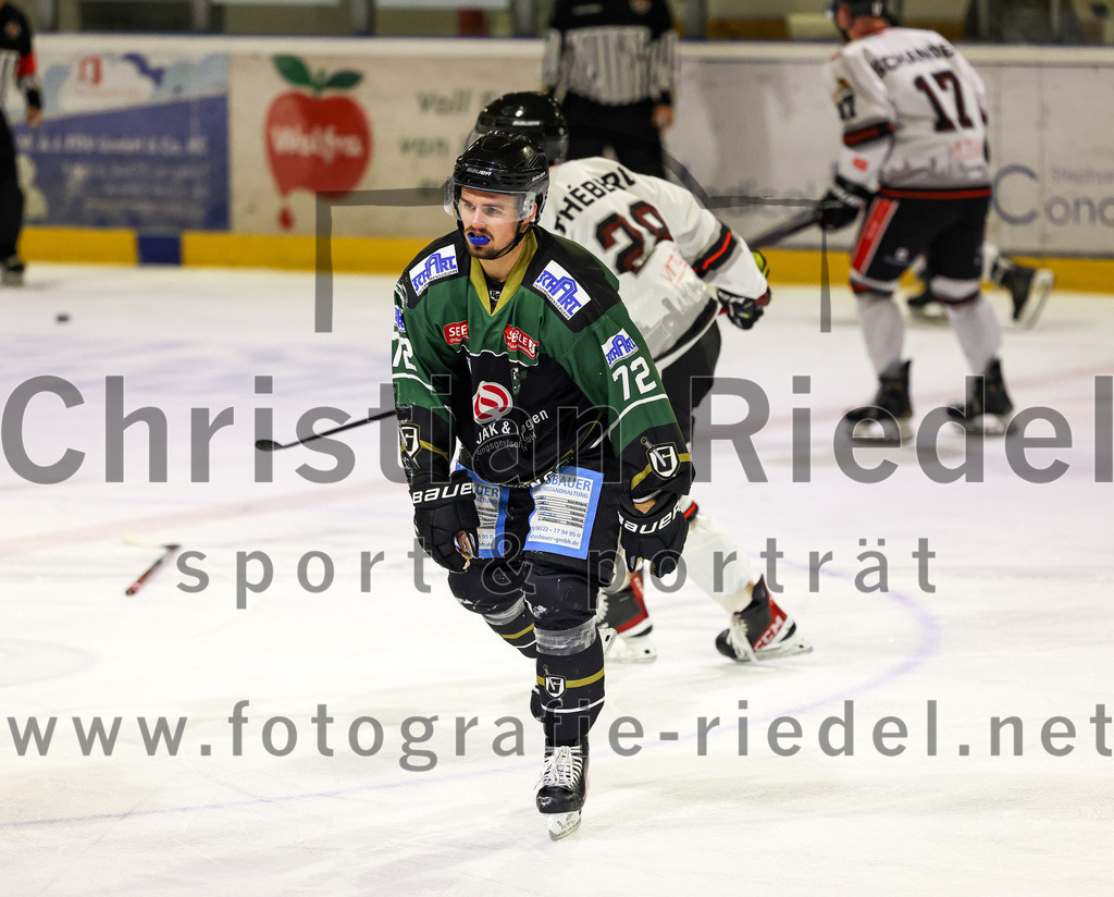 2022-09-30_135_TSV_Erding_gegen_EV_Dingolfing | Erding, Deutschland, 30.09.2022:
Eishockey, Bayernliga 2022 / 2023, Testspiel, TSV Erding gegen EV Dingolfing, Endergebnis: 3:4

Leon Abstreiter (Erding Gladiators, #72)

Foto: Christian Riedel / fotografie-riedel.net