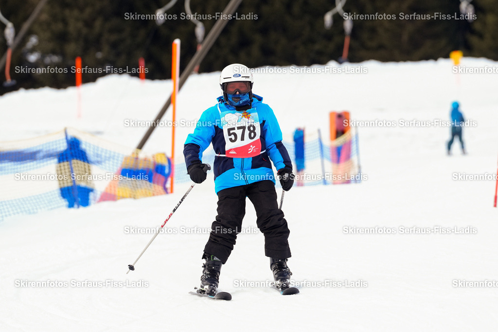 SRF_02.01.2026_1002 | Skirennfotos,Serfaus,Fiss,Ladis,Kinderskirennen,Winter,Tirol,Oberland,skirace,SFL,feelfree,weil wir's genießen,ski,Ski,skifahren,Sonnenplateau, - Realisiert mit Pictrs.com