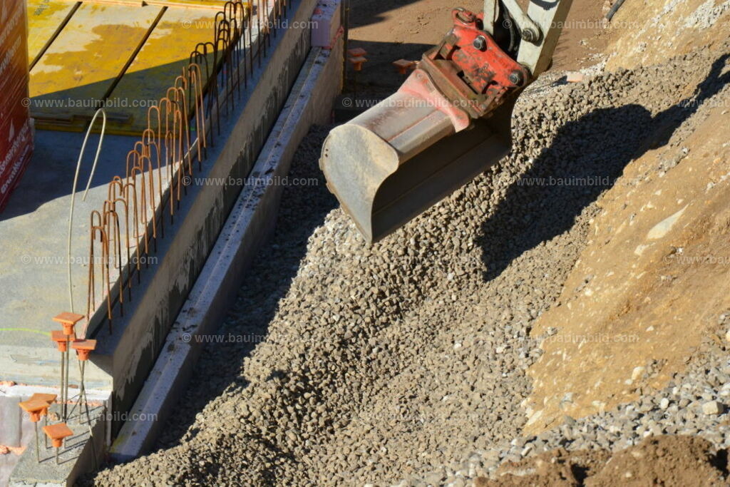 bib-lg02-erdarbeiten-0167 | Nach LV-Leistungsgruppen sortierte Detailfotos über den Bau eines Hauses. Alle Hausbau-Bilder direkt vom Urheber und Autor der Website Haus-Selber-Bauen.com