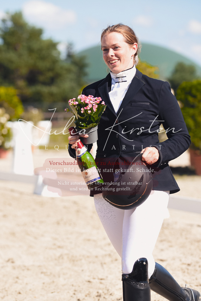 DSC_9877 | Pferde- und Turnierfotografie in Westsachsen. Pferdeportraits, Auftragszeichnungen und intuitive Kunst.