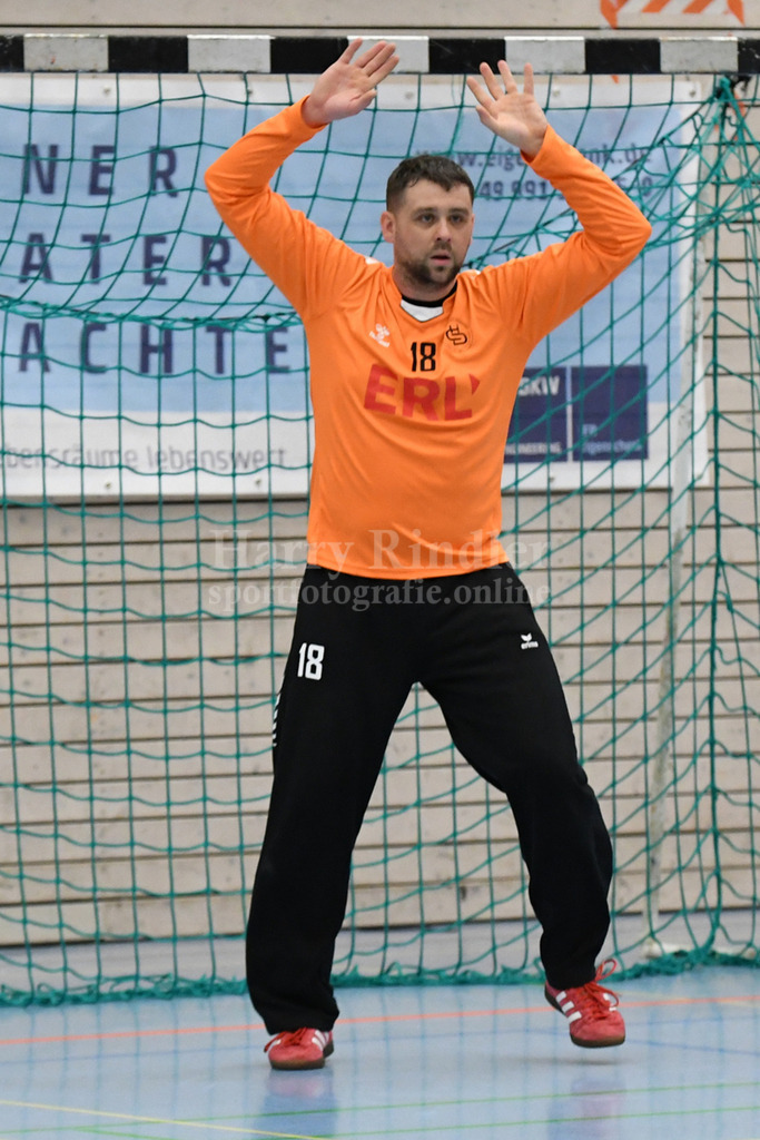 HC Deggendorf : TSV Simbach II   | Denis Detlaf  (HC Deggendorf  #18) - Realisiert mit Pictrs.com