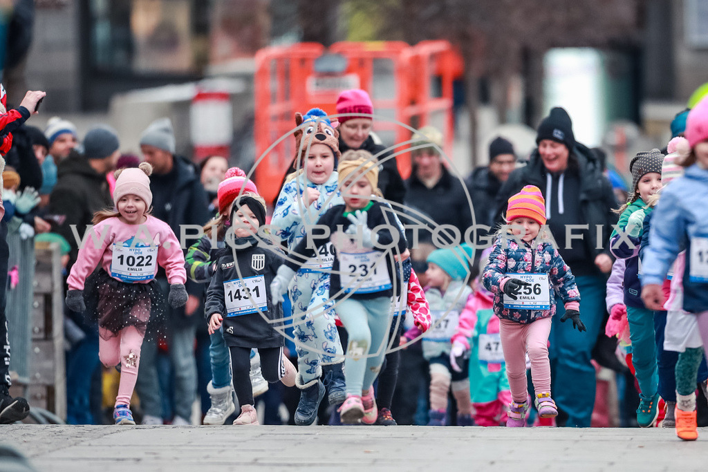 SILVESTERLAUF LINZ 25 | Linz, AUSTRIA, 31. Dezember 25, TRIRUN SILVESTERLAUF LINZ 25 , Image shows: 
Photo: WAPICS / BINDER Manuel