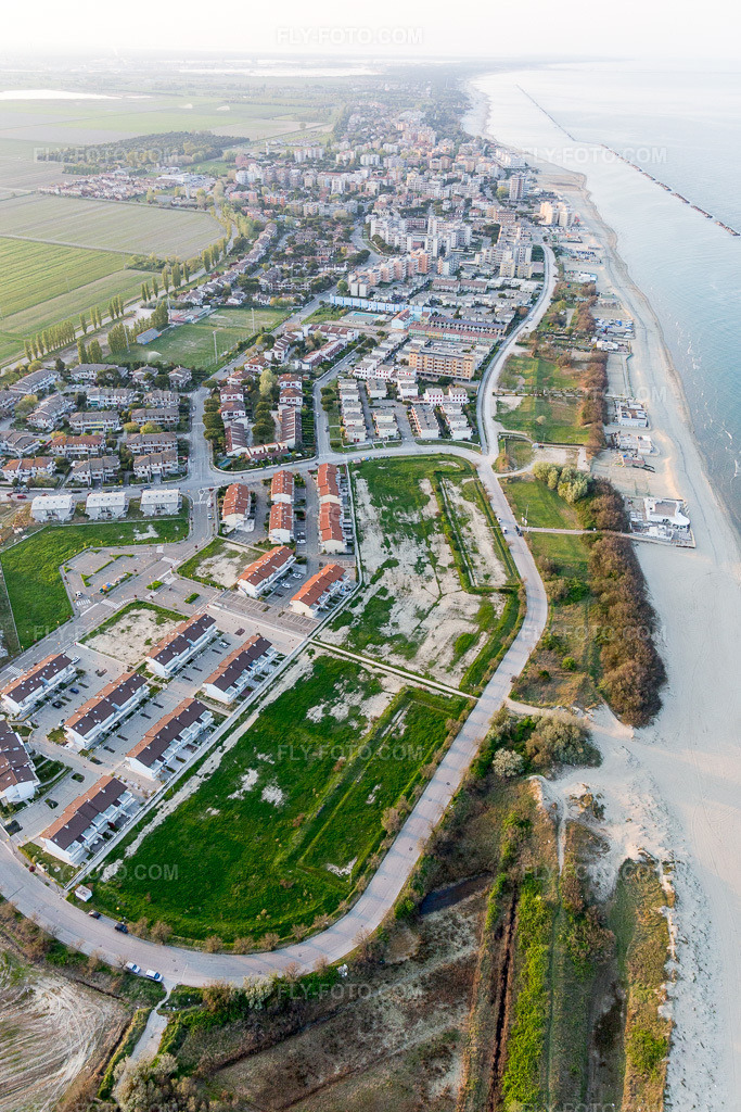 Aerial view: View of the town in Lido DI Dante in the state Emilia Romagna, Italy.Photo: IMG_098486.jpg taken on 04/05/2017 by Werner Riehm/FLY-FOTO.comResolution of the original: 3500 x 5251 px