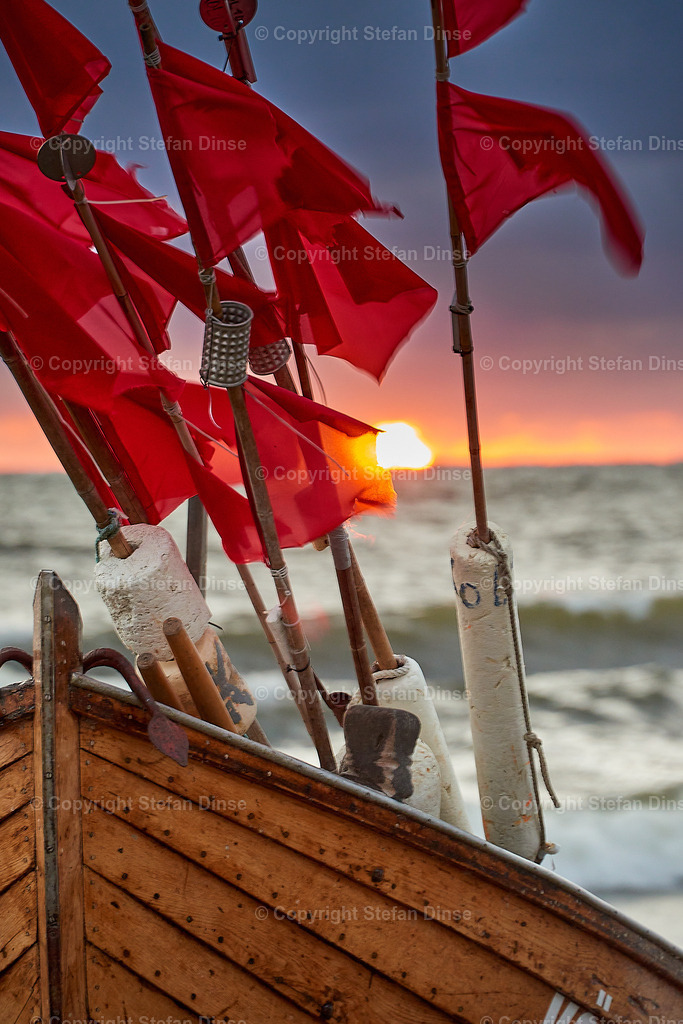 _DSC1727_2 | Findlinge im Eis, Zeesenboote bei der Traditionsregatta, eine Seebrücke im Sonnenaufgang - mit den Bildern aus dieser Galerie erhalten Sie wunderschöne Aufnahmen über das ganze Jahr. Ein tolles Produkt zum Verschenken, Werben oder zum Träumen vom nächsten - Realisiert mit Pictrs.com